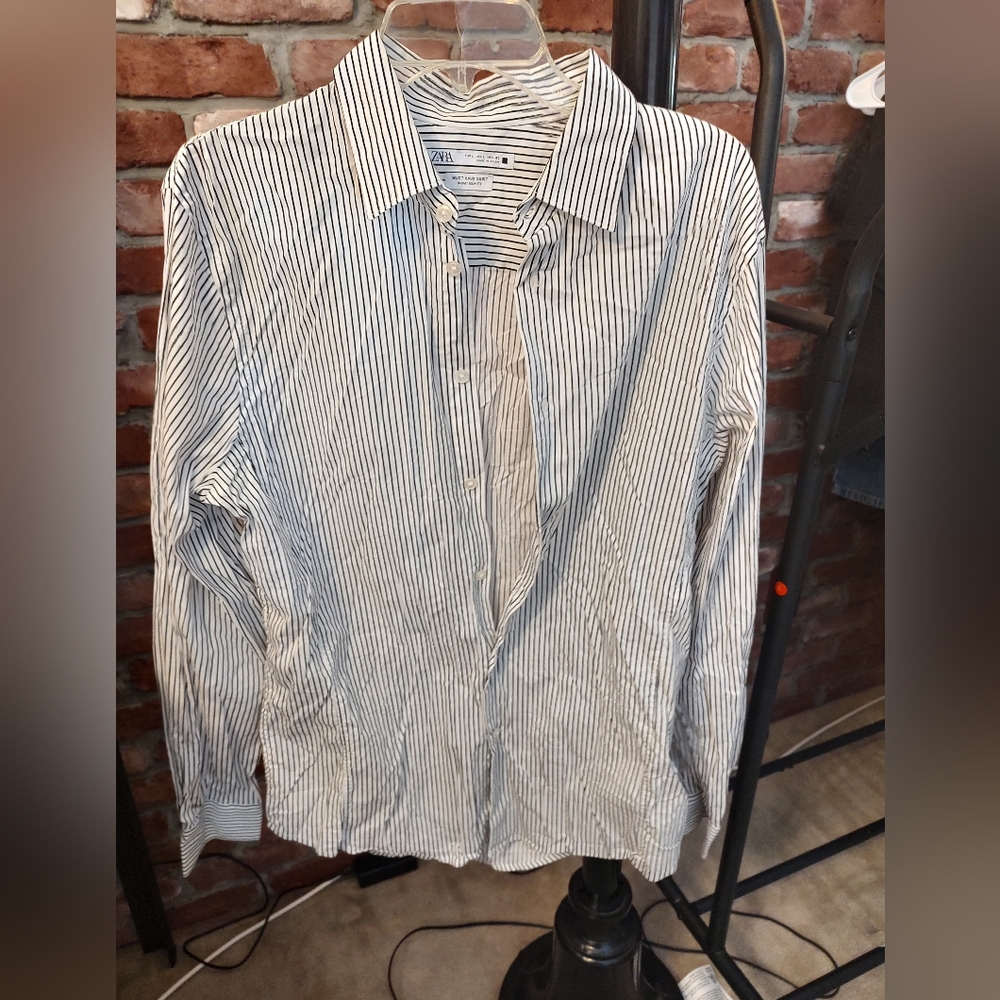 EUC super slim fit ZABA button down shirt